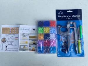 ชุดทำกระดุมสแนปพลาสติก คีม+กระดุม150เม็ด