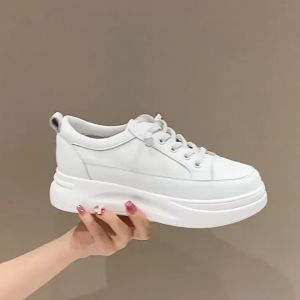 รองเท้าผ้าใบผู้หญิง พื้นหนา สวมใส่สบาย ระบายอากาศได้ดี กันลื่น และทนทานต่อการสึกหรอ shoes