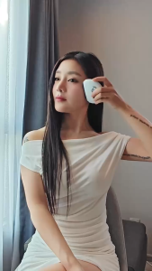 Sorf เครื่องนวดกัวซาไฟฟ้าบำบัดผิว พร้อมคลื่นสั่น มีเทคโนโลยี Micro Current ความร้อน และแสงบำบัด LED ช่วยฟื้นฟูผิว ยกกระชับ ให้หน้าใส ผิวสวย (GSB)