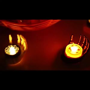 Đèn LED Halloween Bàn Tay Xương Trắng Cầm Nến Trang Trí Mạng Nhện Ma Quái Decor Tiệc Hóa Trang
