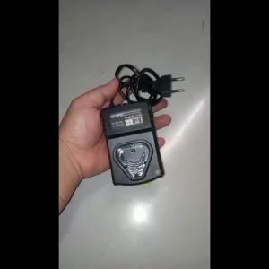 B47 Charger Casan Batt DESKTOP ORI 100% CAS ADAPTOR TABLE MEJA BATERAI BOR DRIL DRILL BATERY BATTERY CHARGING FAST CHARGING BATU BATERE LAMPU LED HIJAU INDIKATOR MERAH  Input: 10OV-240V 50-60Hz Output: 10.8V-12.8V Adaptor charger fast charging .l 4G.l(18