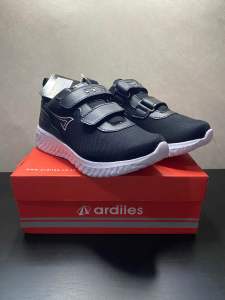 Sepatu sekolah perekat Ardiles Fuyuki Hitam/ Putih Size 35-38