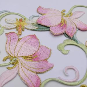 1Pcs Iron On Embroidered Flower Applique Patch for Clothes DIY Collar Shirt Dress Sewing Fabric Decoration