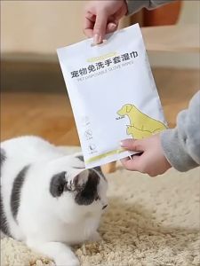 Pet Grooming Gloves Pet Disposable Glove Wipes Pet Cleaning Gloves Disposable Pet Wipes Pet Hand Wipes Dog Cleaning Gloves Cat Cleaning Gloves Universal Pet Wipes Easy-to-Use Pet Wipes Wearable Pet Wipes Pet Hygiene Gloves Glove Wipes for Pets