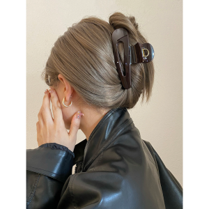 Busan Retro Hollow Waterdrop Hair Claw Clip Womens Unique Design High-End Feeling 2024 New Shark Hair Clip Updo Hairpin