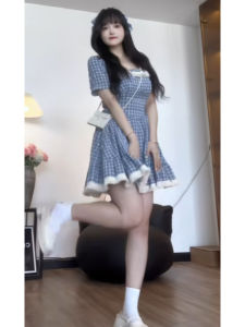 Slightly Oversized Girls Jardin Monet Blue Wind Chimes Girlish Style Gingham Dress Summer French Retro Square Collar Anti-Aging Dress