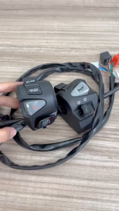 ปะกับแฮนด์ (ซ้าย+ขวา) สวิทแฮนด์ HONDA PCX150 พีซีเอ็กซ์150 ตัวแรกปี 2014-2017 ชุดสวิทซ์แฮนด์ เดิม สีดำด้าน (ราคาต่อคู่) ประกับไฟ อะไหล่ทดแทน