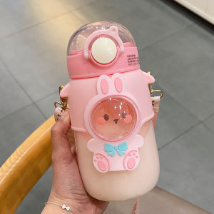 น้ำมูกจิ๋วที่มีความจุขนาดใหญ่และน่ารักพร้อมด้ามจับพกพาสำหรับเด็กอนุบาลน้ำดื่มแบบท่อสำหรับนักเรียนในฤดูร้อน