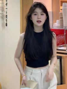 เสื้อยืดคอกลมแขนกุดสีดำผ้าฝ้ายแท้สำหรับผู้หญิงในฤดูร้อน เสื้อเชิ้ตทรงสลิมฟิตสำหรับใส่ลำลองในช่วงฤดูใบไม้ร่วงและฤดูหนาว