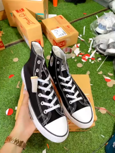 รองเท้าหุ้มข้อCV รองเท้าผ้าใบสีขาว ฮิตติดเทรน ไม่ตกยุค ใส่ได้ทุกโอกาส พร้อมส่งตรงจากไทย