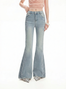 Unifree | Light Colored Rhinestone High Waist Loose Vintage Slimming Jeans