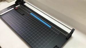 เครื่องตัดกระดาษ 24Inch รูดลูกกลิ้ง ขนาด 61cm แบบดิสก์ แท่นตัดกระดาษ โรตารี