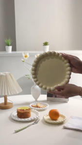 Junghwa Pearl Coquette Ceramic Plate Aesthetic/Piring Saji Keramik Putih Bentuk Mutiara Ala Cafe Korea/Perlengkapan Makan Estetik Warna Pastel/Korean Tableware Vintage Aesthetic/Piring Saji Makan Dessert Property foto Konten