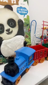 Mainan Kereta Uap Retro untuk Anak: Model Listrik dengan Bola Melayang Inersia Hadiah Ulang Tahun yang Edukatif