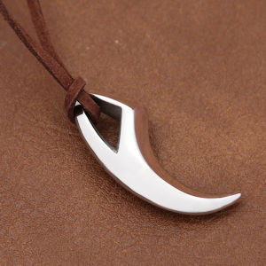 Fashion Vintage High Polish Stainless Steel Wolf Fang Pendant Necklace Punk Hip Hop Creative Animal Tooth Jewelry Dropshipping