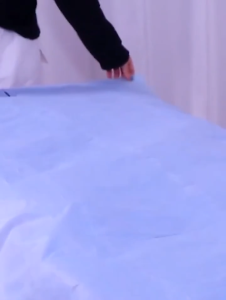 Spot wholesale 100Pcs 80x180cm Disposable Bed Sheets Antibacterial Breathable Soft Non Woven Massage Sheet Suitable for beauty salon tattoo parlor