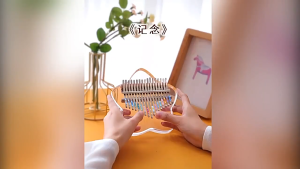 เครื่องดนตรี Kalimba คาลิมบ้า แบบพกพา Kalimba นิ้วหัวแม่มือเปียโน 8 วที่สำคัญเปียโน พร้อมกล่อง