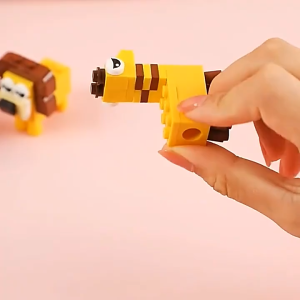 กบเหลาดินสอ ของเล่นเสริมพัฒนาการเด็ก ของเล่นตัวต่อตัวการ์ตูน กบเหลาดินสอ กบเหลาดินสอตัวต่อ อุปกรณ์การเรียน