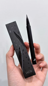 Bút Kẻ Mắt Nước VACOSI 24H – Waterproof Eyeliner 0.6g Đầu Siêu Mảnh Chống Nước Khô Nhanh VM29