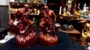 Bộ 2 tượng Thiên Lý nhãn - Thuận Phong Nhĩ  bằng bột đá. cao 11 cm