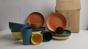 Hot selling dishes plates water cups 16 piece cutlery set wheat straw dishes plates cups plates set microwave oven dishwasher suitable for daily camping use