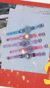Jam Tangan Digital Anak dengan Lampu Berkelip dan Motif Karakter - Strap Silikon Warna-Warni