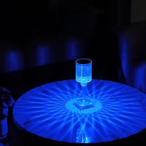Đèn ngủ decor phòng Đèn pha lê 16 màu điều khiển từ xa Hiệu ứng ánh sáng 3D Chất liệu Acrylic