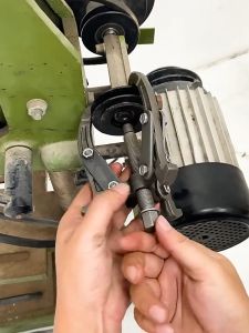 10\" 6\" 3\" Three Jaw Gear Bearing Puller Hub Multifunctional Kit Tool Reversible Fly Wheel Pulley Removal Extractor