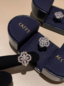 CAFFTI | Open Sparkly Diamond Embedded Four Leaf Clover Ring