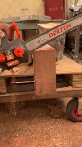 Máy Cưa Xích 12inch Dùng Pin DEKTON M21-CS12BLC / Motor Không Chổi Than / Bơm Nhớt Tự Động