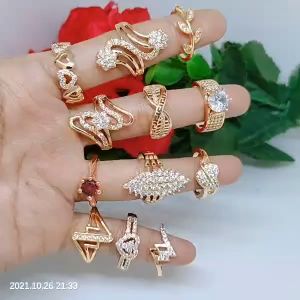 Cincin Perhiasan Titanium Tembaga Rodium Perhiasan Lapis Emas 1824 karat C48