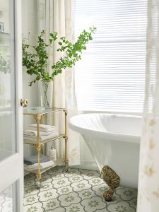 French Style Kitchen Wall Stickers Waterproof Tile Renovation Floral Decorations Easy to Apply Self Adhesive Kitchen Remodeling