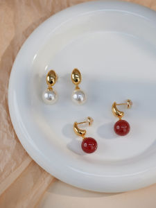 ต่างหูทรงกลมสีแดงแบบลำลองสำหรับผู้หญิง เครื่องประดับแฟชั่นสไตล์เกาหลี วัสดุอื่นๆ ที่ทนทานต่อการเปลี่ยนแปลงของอากาศ