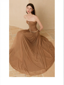 D-PLAY | Strapless Starfish Decorated Pleated Mesh Dress