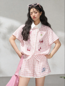 KEIKO | Bộ Áo Sơ Mi Caro Thêu Màu Hồng Ngọt