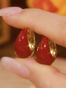 Fashionable White-Elevating French Vintage Drop Glaze Red Tear Womens Heavy-Made Ear Jewelry Alloy Geometric Pattern New Arrival