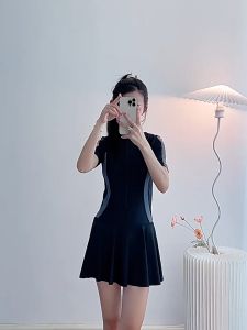 Đồ bơi liền mảnh che bụng thời trang cho nữ màu đen