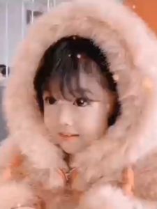 WANDER เสื้อคลุมเด็กญ แจ็คเก็ตเด็กผู้หญิง ตกแต่งหูกระต่ายน่ารัก เสื้อแจ็คเก็ตแขนยาวผ้า กำมะหยี่หนา สำหรับเด็กผู้หญิง 23915