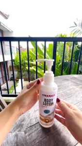 Body Lotion Pemutih Badan Pelembab Kulit Kering Pencerah Tangan Dan Kaki
