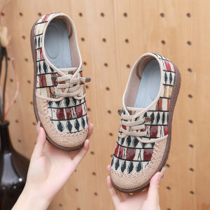 รองเท้าผ้าสไตล์ปักกิ่งแบบเก่ารองเท้าชั้นเดียวสำหรับผู้หญิงรองเท้าฟิชเชอร์แมนน้ำหนักเบาระบายอากาศได้ดีกันลื่นรองเท้าคุณแม่ลำลองย้อนยุคพื้นนิ่มแบบสวมเท้าสำหรับผู้หญิง