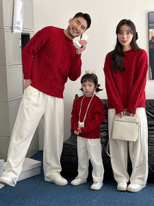 เสื้อสเวตเตอร์สีแดงสำหรับครอบครัว ชุดถ่ายภาพในห้องถ่ายภาพ ชุดปีใหม่ ชุดแฟชั่นครอบครัว 4 คน ชุดแฟชั่นฤดูใบไม้ร่วง/ฤดูหนาว