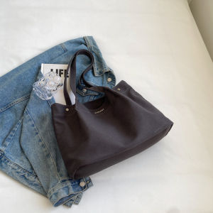 กระเป๋าผ้าใบ Tote Bag ขนาดใหญ่ กระเป๋าสะพายไหล่แบบลำลองสำหรับผู้หญิง กระเป๋าถือแบบอเนกประสงค์สไตล์เกาหลี กระเป๋าใส่ของสำหรับเดินทางไปโรงเรียน