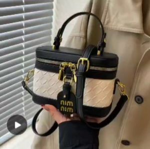 NIM NIM / Korean Style Ladies Fashion Crossbody Bag