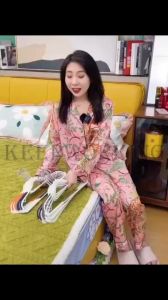 KEEPWORKING 10pcs Clothes Hangers Non Slip Heavy Duty Plastic Hangers with 360° Swivel Hook Ultra Thin Hangers household hanger