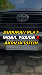 DUDUKAN PLAT MOBIL PUTIH / TEMPAT PLAT AKRILIK PUTIH / TATAKAN PLAT AKRILIK MIKA PUTIH PREMIUM 46cm TERBARU SET DEPAN BELAKANG | Best Price