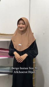 HIJAB/JILBAB/KERUDUNG BERGO SPORT (OLAH RAGA) OVAL POLOS UKURAN M JERSEY PREMIUM