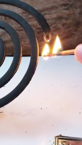 Fumakilla Obat Nyamuk Bakar isi 5 Pasang - Obat Nyamuk Bakar Fumakilla Nyaris Tanpa Asap