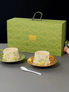 Retro niche original ceramic coffee cup and saucer set high-end exquisite gift bag gift box couple cup