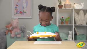 Crayola Color Wonder Magic Light Brush Mess Free Painting Station for Kids Gift for Kids Toddler Toys & Activities Ages 3 4 5po