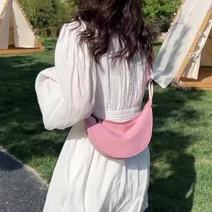 Trendy Women Casual Nylon Crossbody Bag Dumpling Bag Shoulder Bag Large Dumpling Purse Casual Womens Crossbody Bags